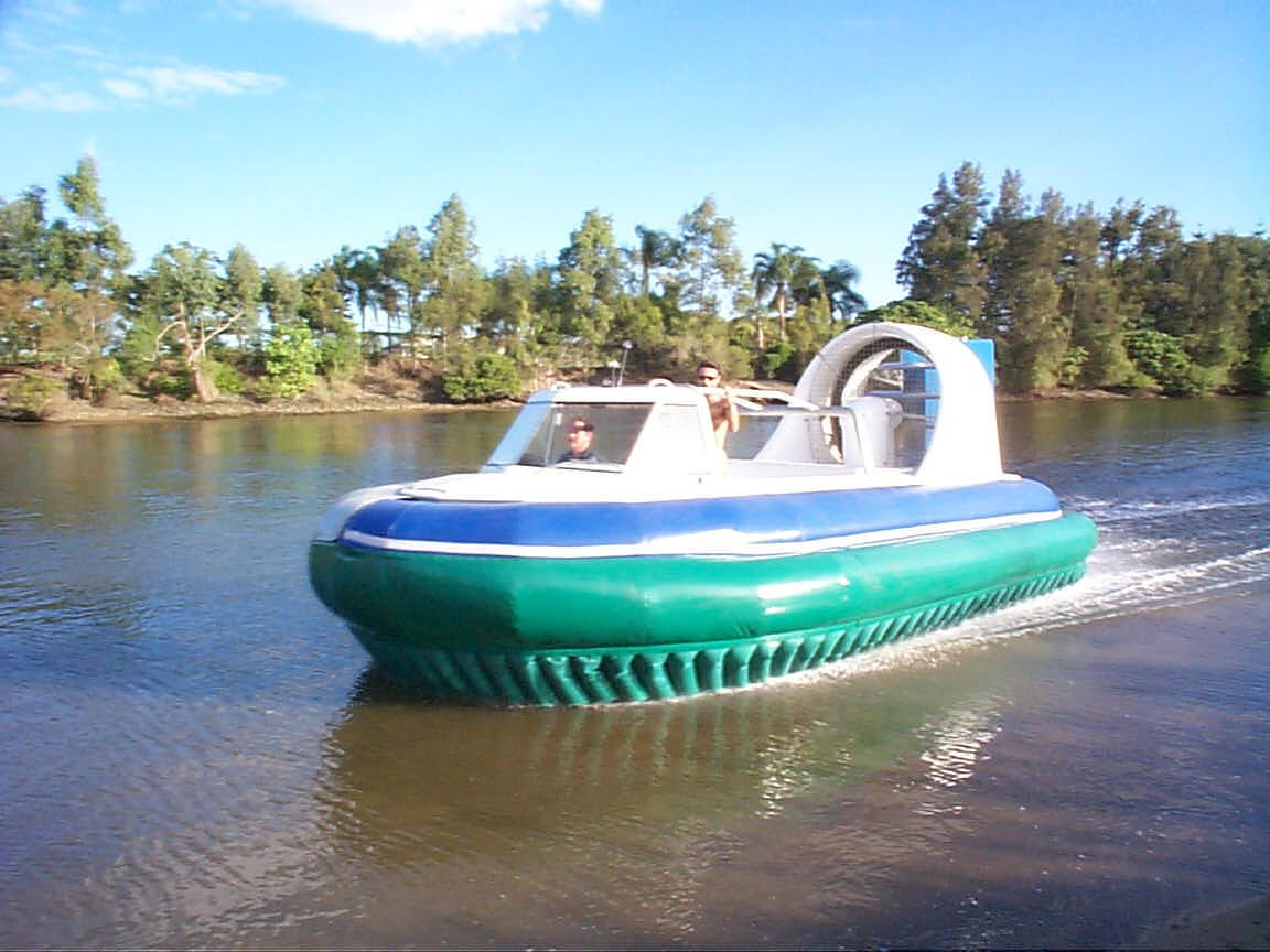 680 on first test flights in AU - Design by Airlift Hovercraft